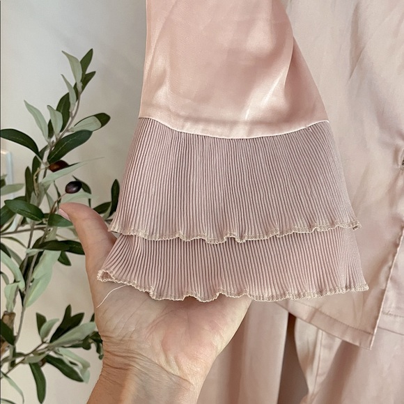 Elegant Pink Satin Pajama Set Bin F - Picture 2 of 5